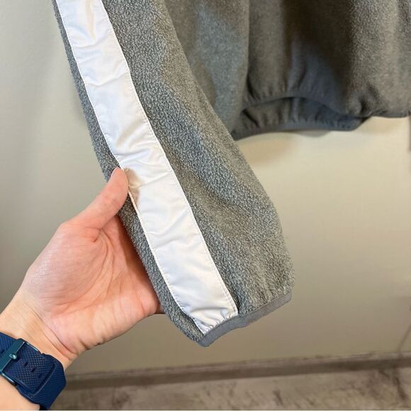 ✨ Nike Women’s Gray Iowa Hawkeyes Quarter Zip Fleece Pullover Small - Picture 7 of 12